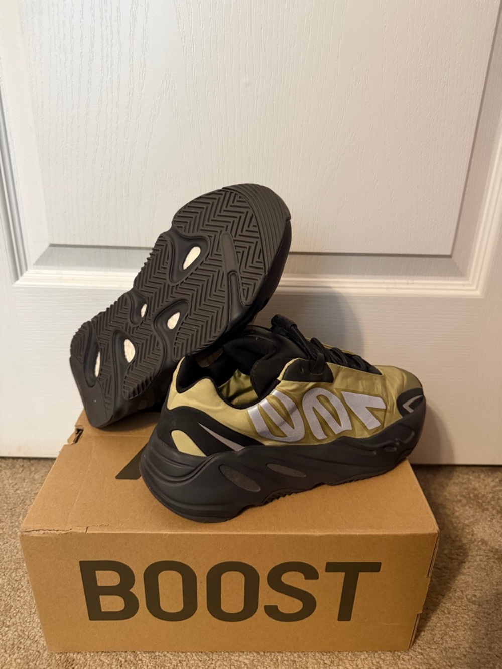 adidas YZY 700 MNVN Brown/Tan Box Label